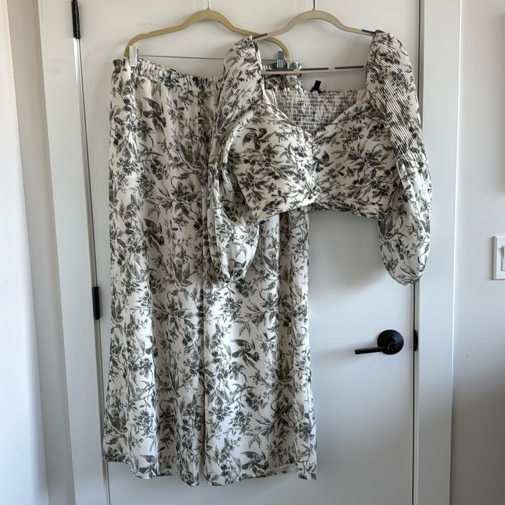 Express 2 Piece Pant Set